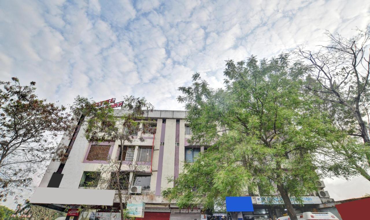 Hotel Treebo Trend Royal Galaxy Park à Indore Extérieur photo